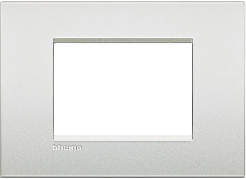 Рамка прямоугольная Legrand BTicino LivingLight 3 мод Белый жемчуг  картинка